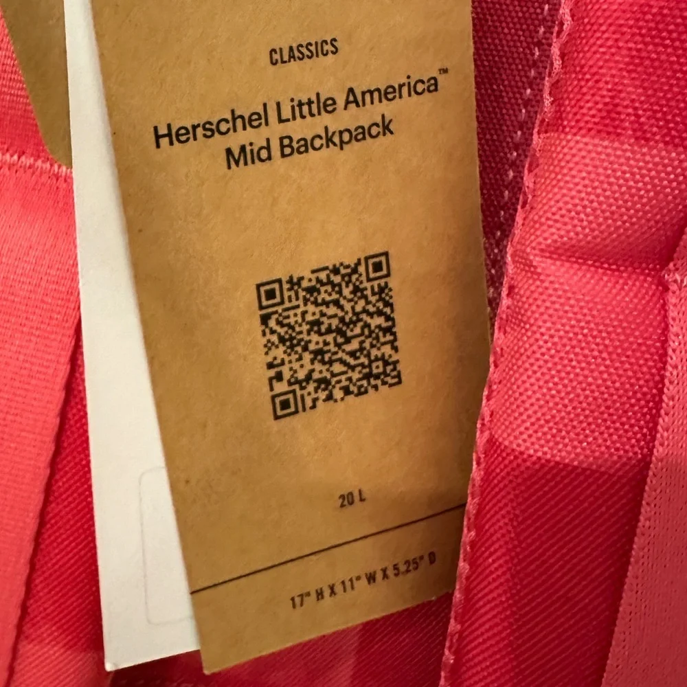 Herschel Little America Mid in hot pink/stencil checker